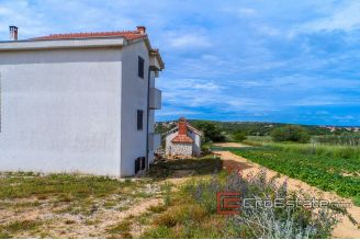 07 4906 30 Pakostane house for sale