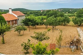07 4906 30 Pakostane house for sale