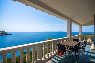 20 2013 59 Korcula house sea front for sale