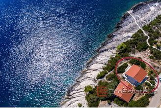 20 2013 59 Korcula house sea front for sale