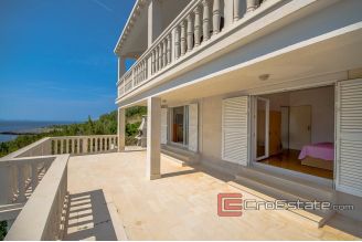 20 2013 59 Korcula house sea front for sale