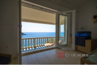 20 2013 59 Korcula house sea front for sale