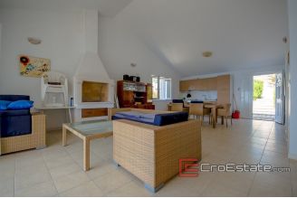 20 2013 59 Korcula house sea front for sale