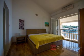 20 2013 59 Korcula house sea front for sale