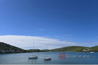 15 4908 30 Murter hotel seafront for sale