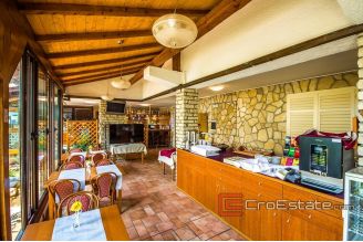 15 4908 30 Murter hotel seafront for sale