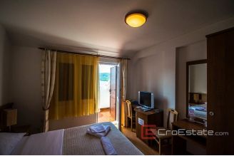 15 4908 30 Murter hotel seafront for sale