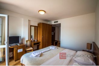 15 4908 30 Murter hotel seafront for sale