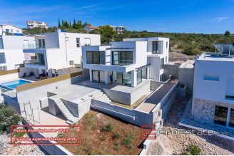 20 2022 182 Rogoznica house sea view for sale