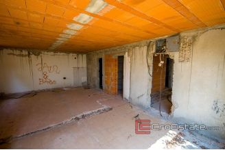 08 2013 60 Korcula unfinished house seafront for sale