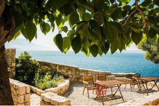 17 2013 86 Omis stone house seafront fors sale