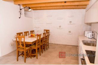 17 2013 86 Omis stone house seafront fors sale