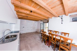 17 2013 86 Omis stone house seafront fors sale