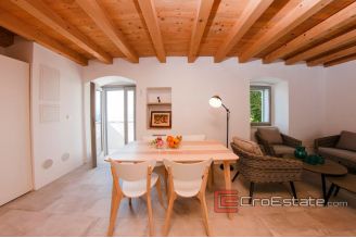 17 2013 86 Omis stone house seafront fors sale