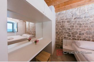 17 2013 86 Omis stone house seafront fors sale