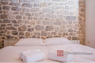 17 2013 86 Omis stone house seafront fors sale