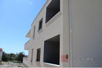 007 2021 205 kastela villa for sale