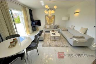 016 2021 206 Beautifully decorated villa with sea view Ciovo for sale