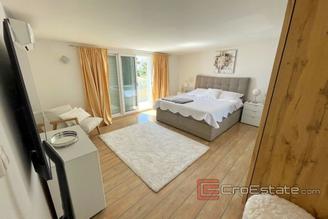 016 2021 206 Beautifully decorated villa with sea view Ciovo for sale