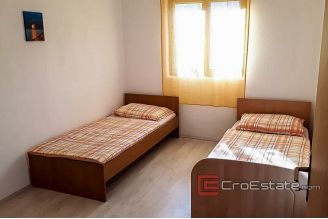 14 4910 30 Solta house sea view for sale