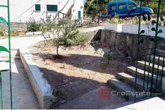 14 4910 30 Solta house sea view for sale