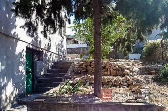 14 4910 30 Solta house sea view for sale