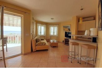 020 2016 366 makarska house with swimming pool for sale