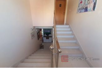 020 2016 366 makarska house with swimming pool for sale