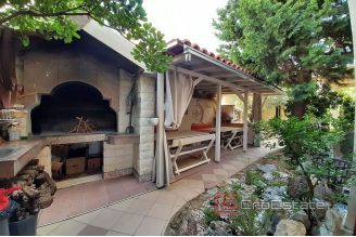 020 2016 366 makarska house with swimming pool for sale