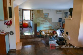 19 4913 30 Brac house sea view for sale