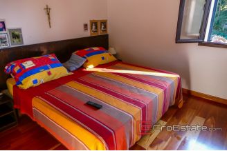 19 4913 30 Brac house sea view for sale