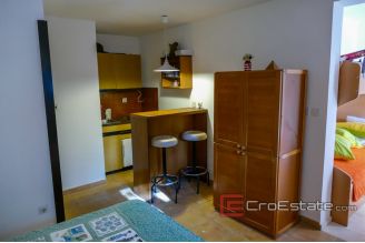 19 4913 30 Brac house sea view for sale