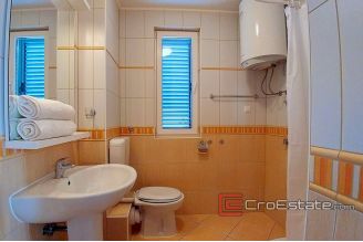 15 4915 30 Makarska apartment sea view for sale