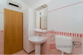 15 4915 30 Makarska apartment sea view for sale