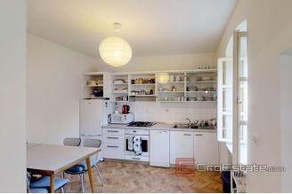 018 2018 124 split center two bedroom apartment for sale