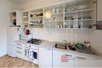 018 2018 124 split center two bedroom apartment for sale