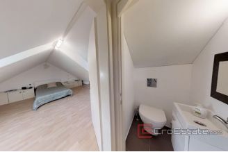 018 2018 124 split center two bedroom apartment for sale