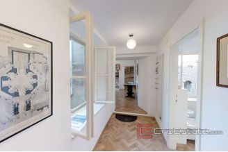 018 2018 124 split center two bedroom apartment for sale