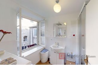 018 2018 124 split center two bedroom apartment for sale