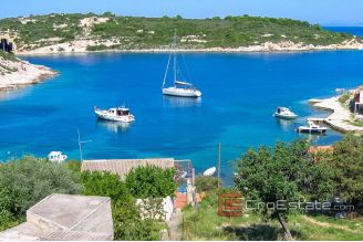 13 4918 30 Vis house sea view for sale