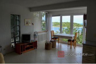 13 4918 30 Vis house sea view for sale