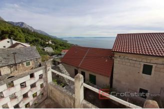 012 2016 368 near makarska house for sale