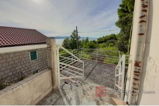 012 2016 368 near makarska house for sale
