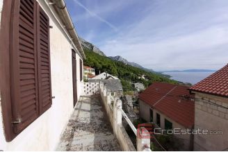 012 2016 368 near makarska house for sale