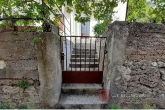 012 2016 368 near makarska house for sale