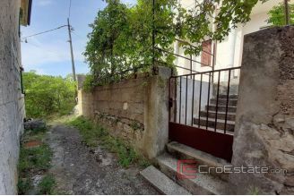 012 2016 368 near makarska house for sale