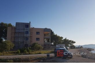 09 2021 210 Sibenik house sea front for sale