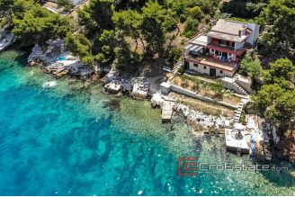 18 2021 209 Ciovo house waterfront for sale