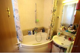 017 2019 93 two bedrooms apartment with garden for sale