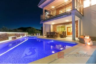 020 2022 185 near trogir villa with pool for sale
